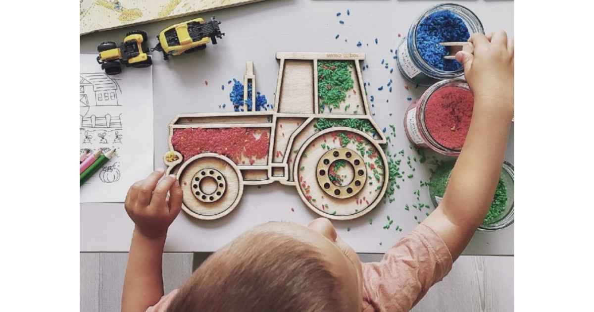 7 tipů, jak vybrat kreativní hračky pro kluky smyslový tácek